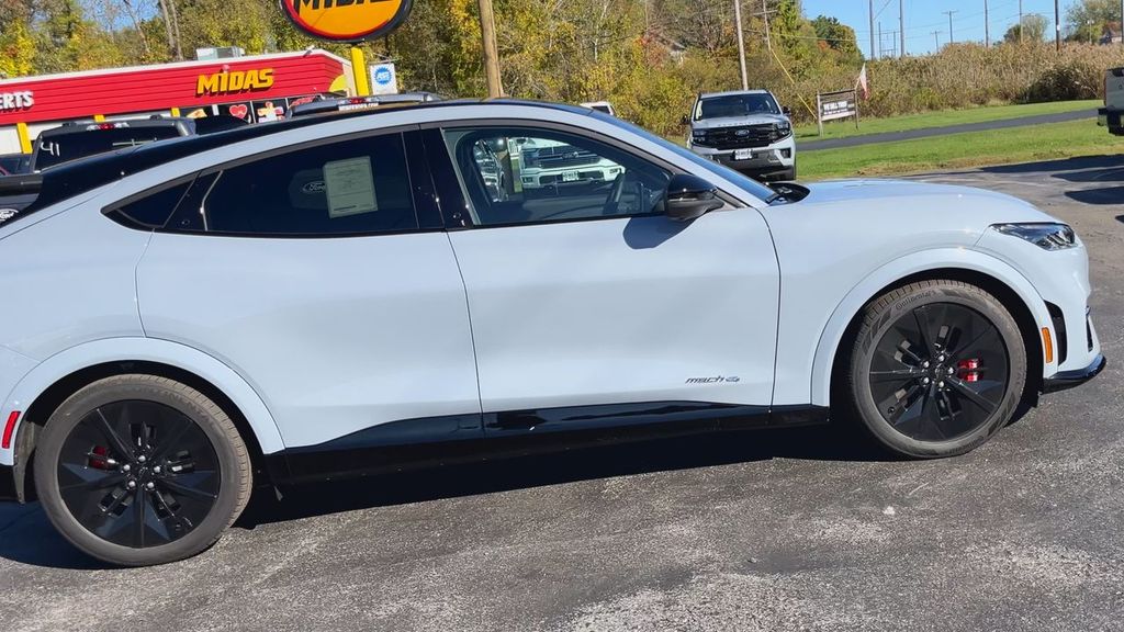 2025 Ford Mustang Mach-E GT photo 4