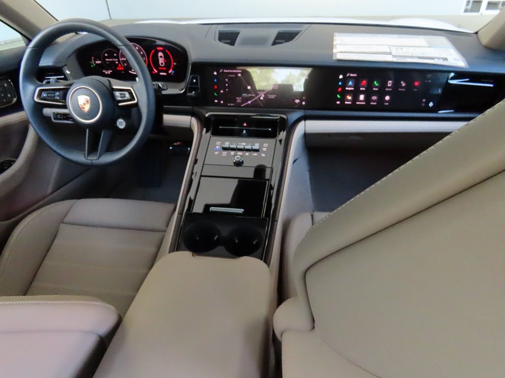 2024 Porsche Panamera 4 photo 17