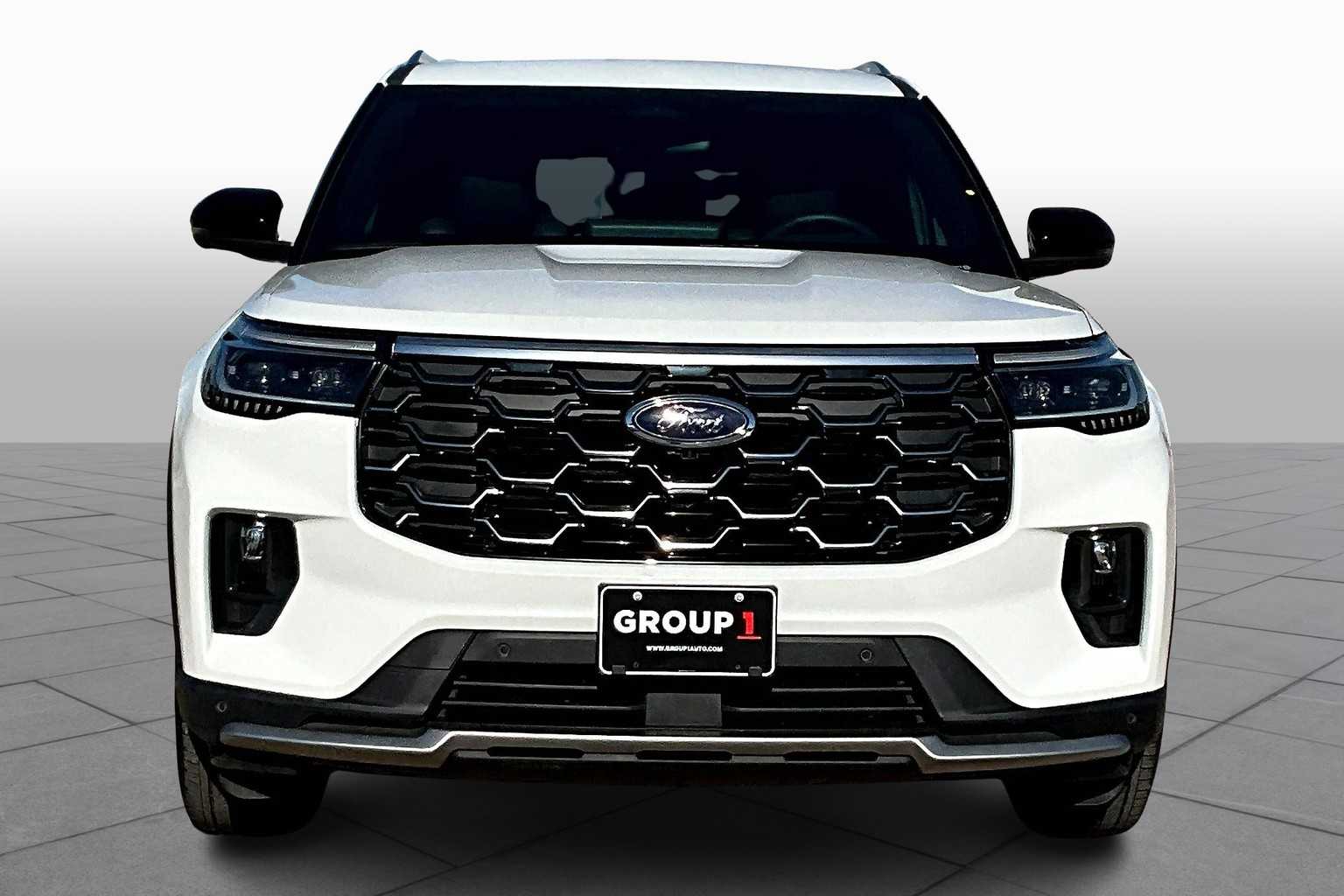 2025 Ford Explorer Platinum photo 3