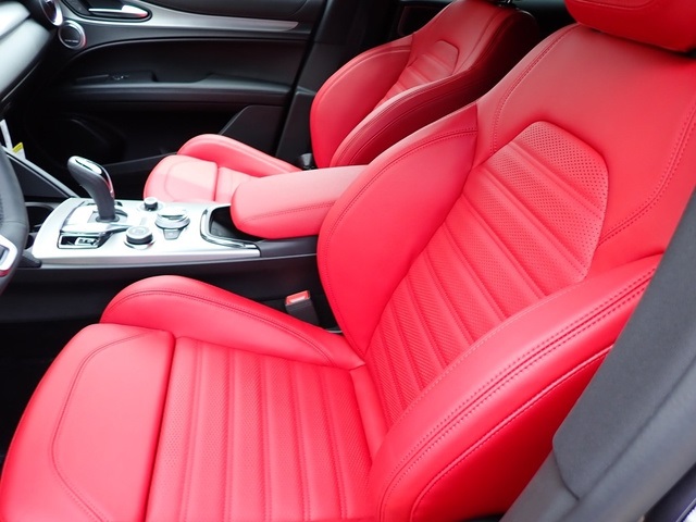 2025 Alfa Romeo Stelvio Sprint Base photo 11