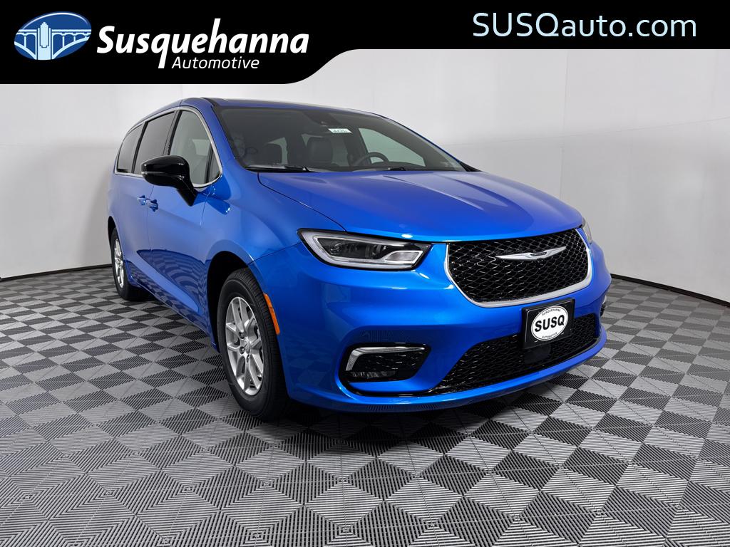 2026 Chrysler Pacifica Select's photo