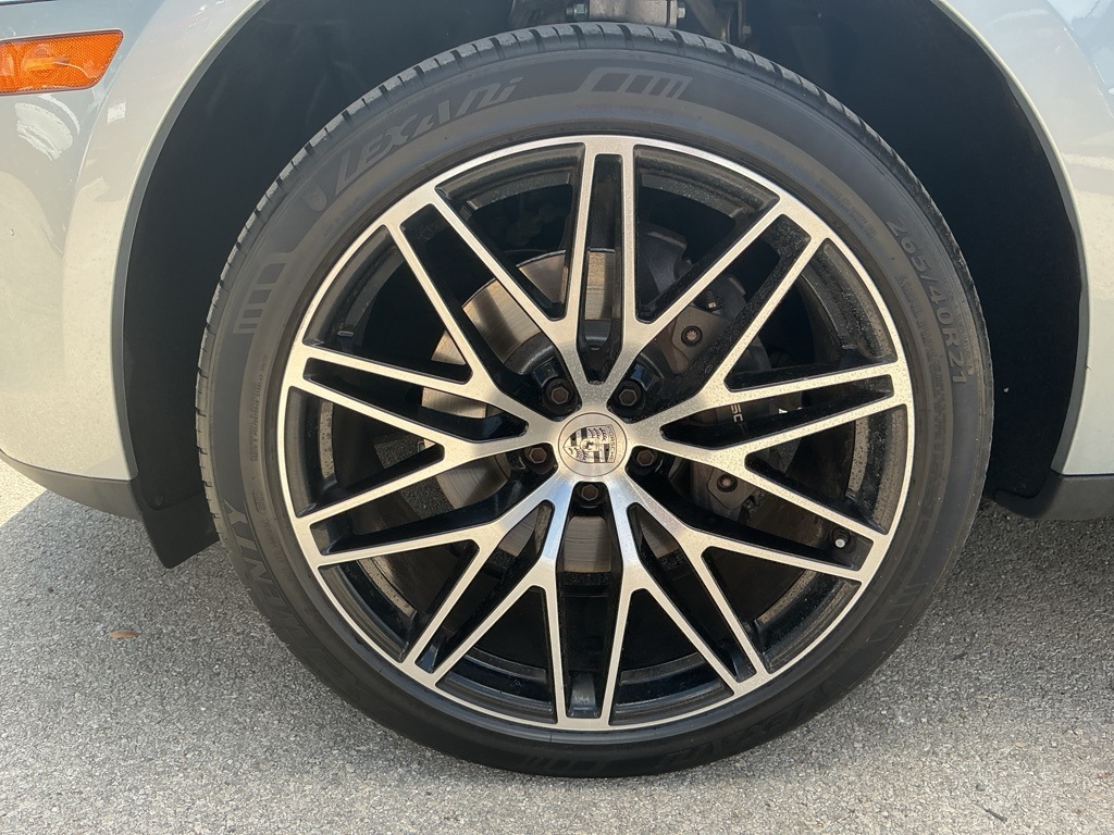 2024 Porsche Macan Base photo 7