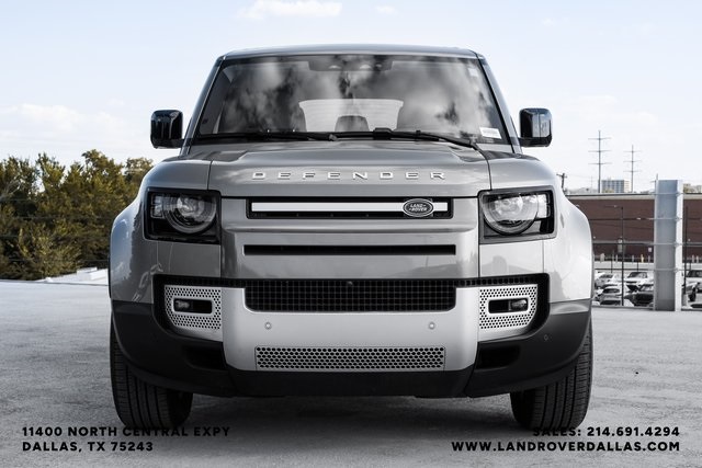 2025 Land Rover Defender 110 S photo 3