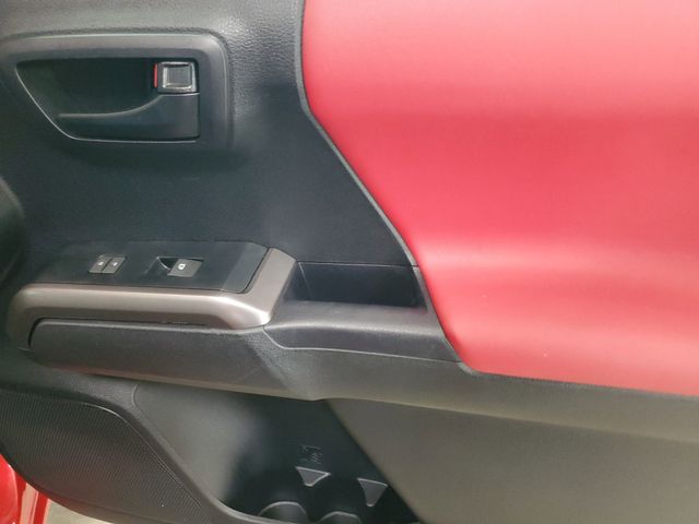 2023 Toyota Tacoma SR5 photo 25