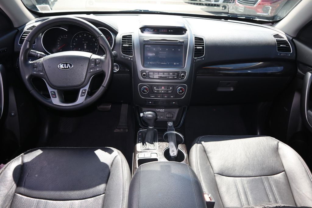 2014 Kia Sorento SX photo 14