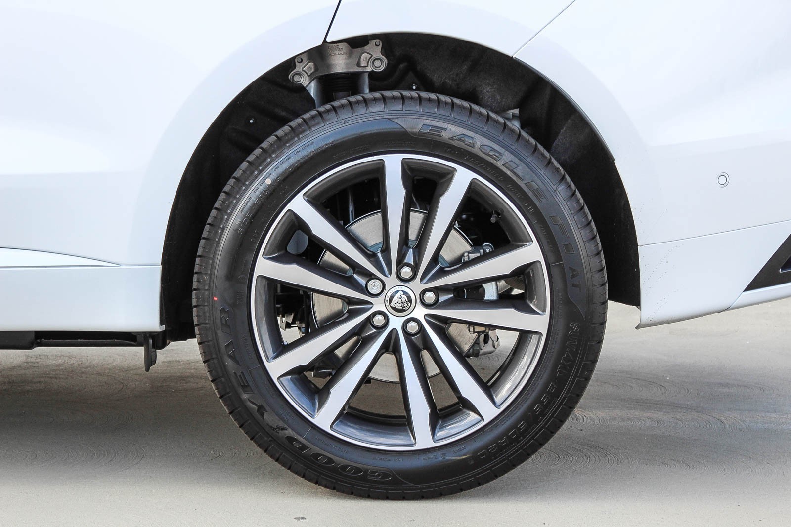 2024 Jaguar F-PACE P250 R-Dynamic S photo 8