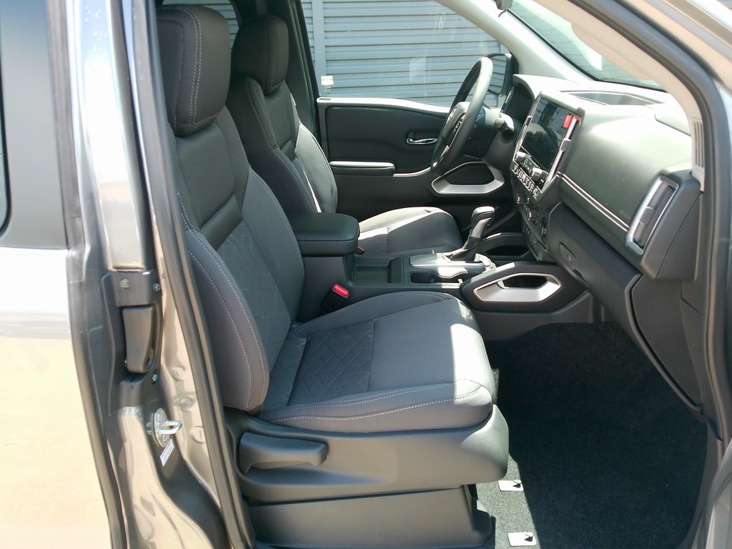 2025 Nissan Frontier King Cab SV photo 11