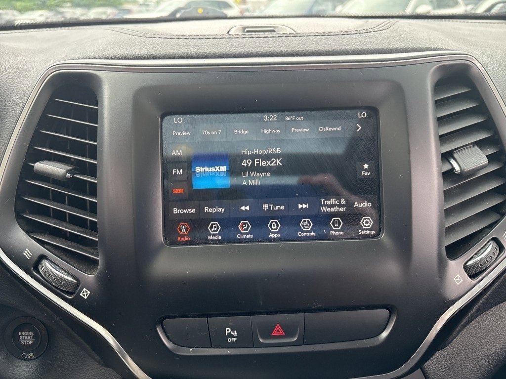 2019 Jeep Cherokee Latitude photo 10