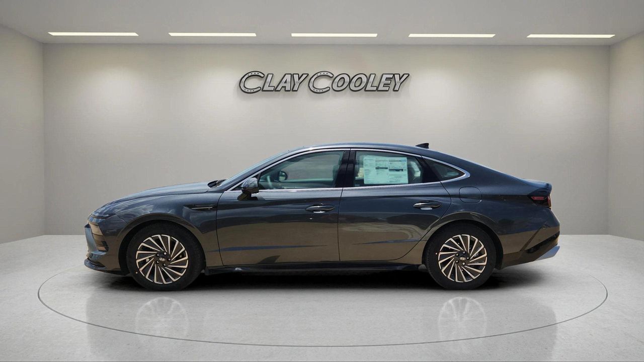 2025 Hyundai Sonata Hybrid Limited photo 6
