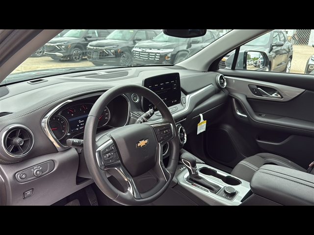 2025 Chevrolet Blazer 2LT photo 4