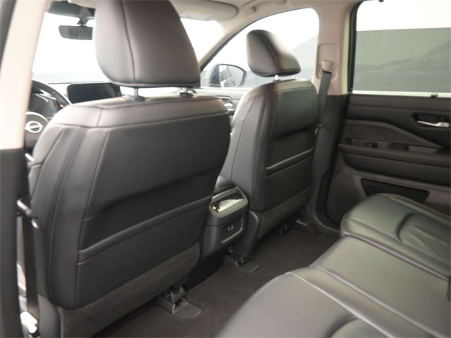2023 Nissan Pathfinder SL photo 10
