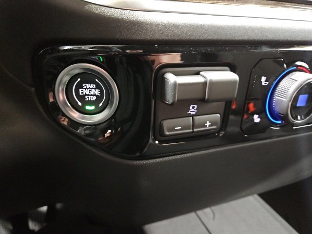 2025 Chevrolet Silverado 1500 LT photo 21