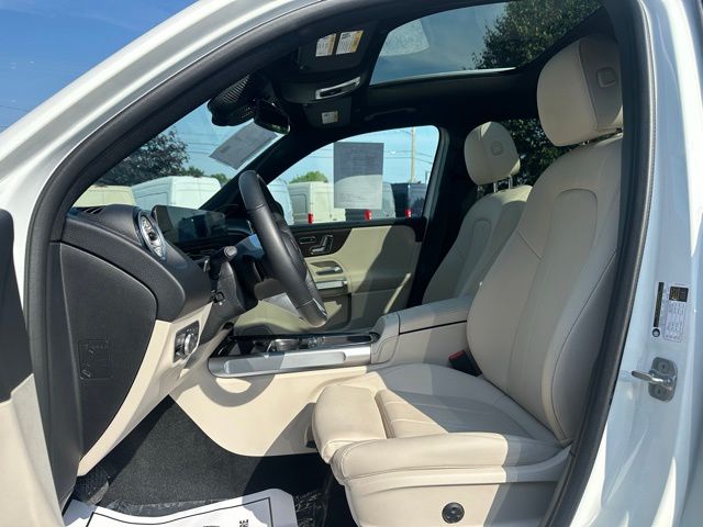 2025 Mercedes Benz GLB 250 4MATIC photo 13