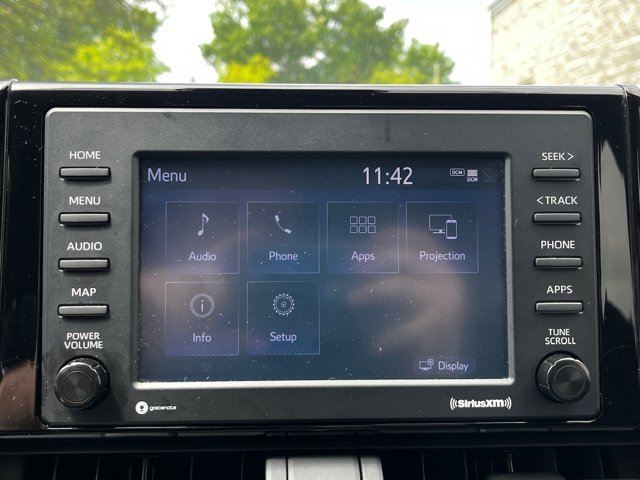 2021 Toyota RAV4 XLE photo 32