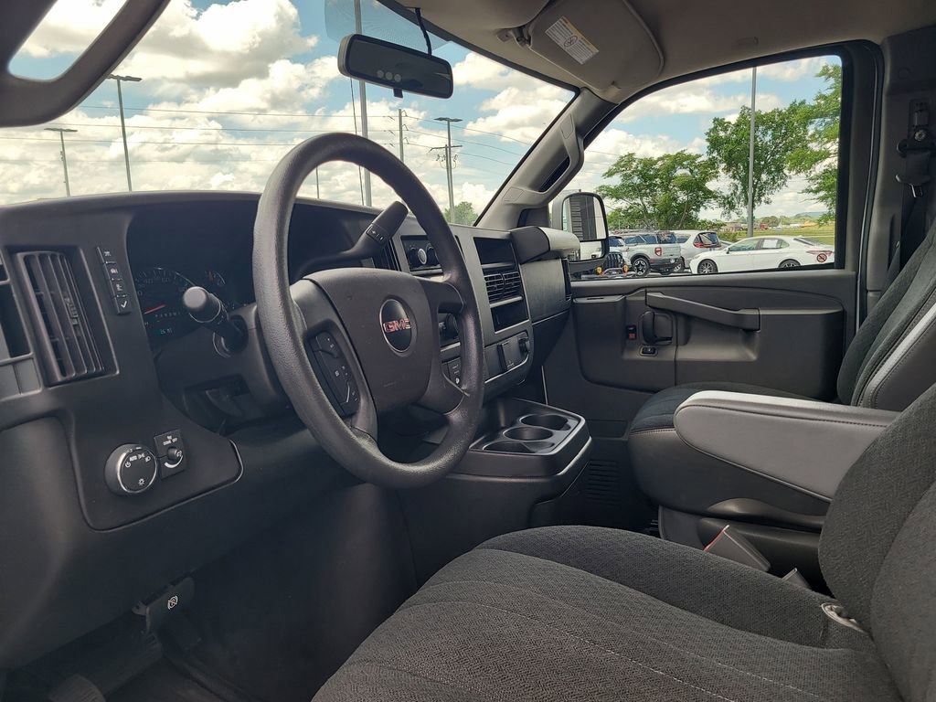 2023 Gmc Savana Cargo 2500 photo 10