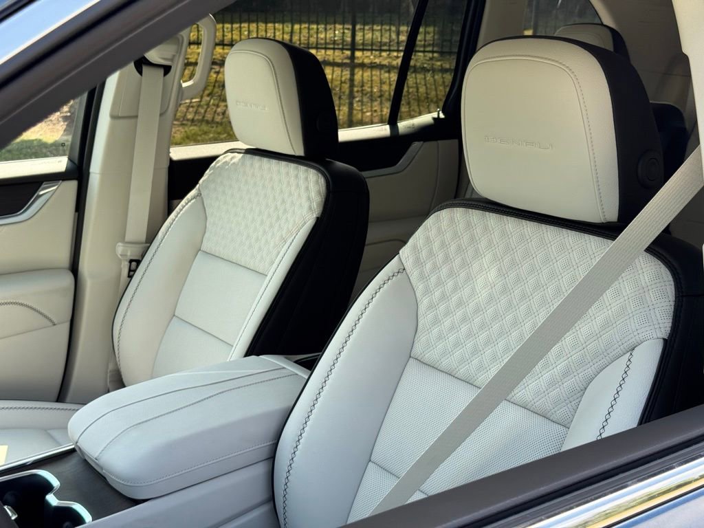 2025 Gmc Acadia Denali photo 13