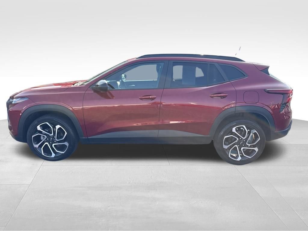 2025 Chevrolet Trax photo 3