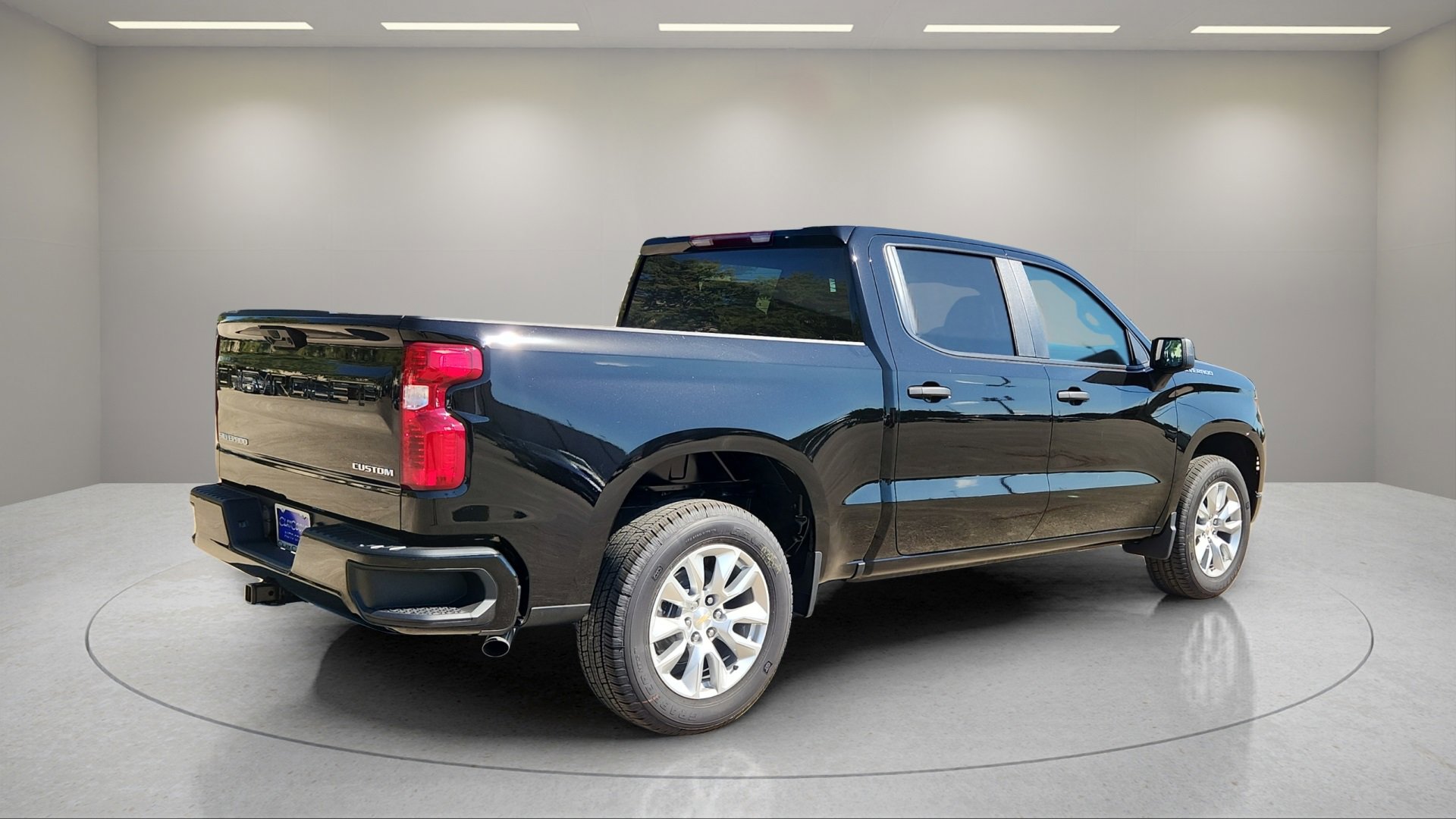 2026 Chevrolet Silverado 1500 Custom photo 3