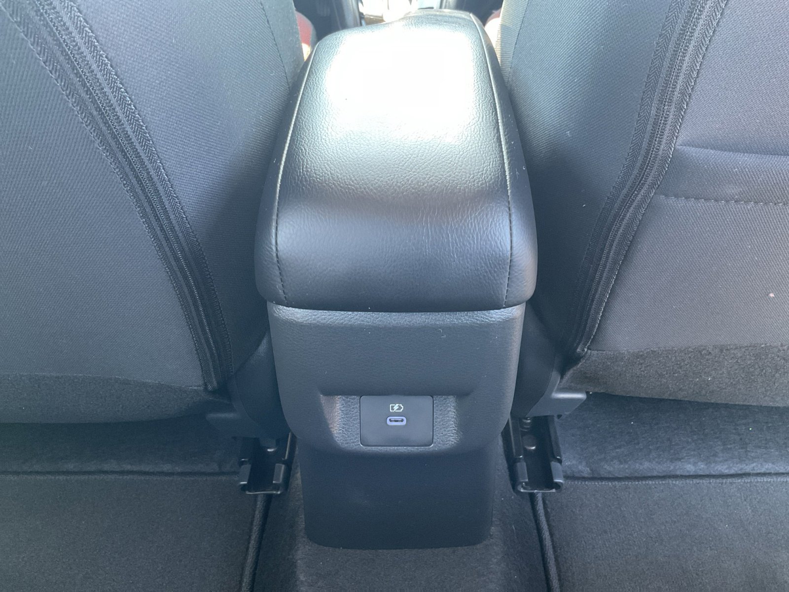 2024 Nissan Versa SR photo 4