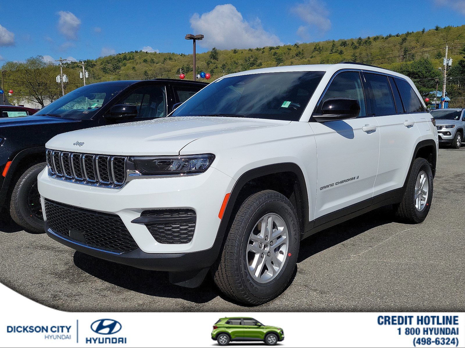 2024 Jeep Grand Cherokee Laredo's photo