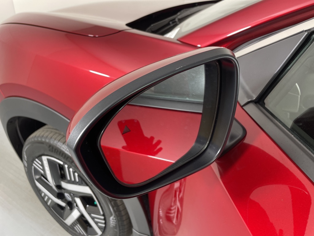 2025 Nissan Kicks SV photo 13