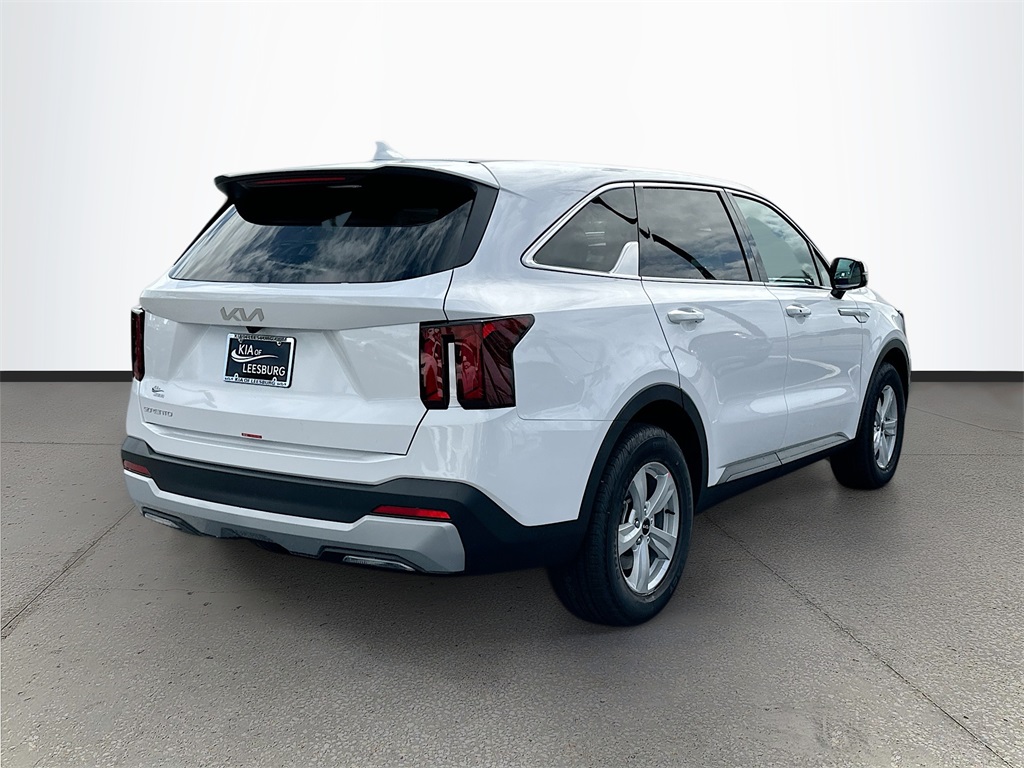 2026 Kia Sorento LX photo 5