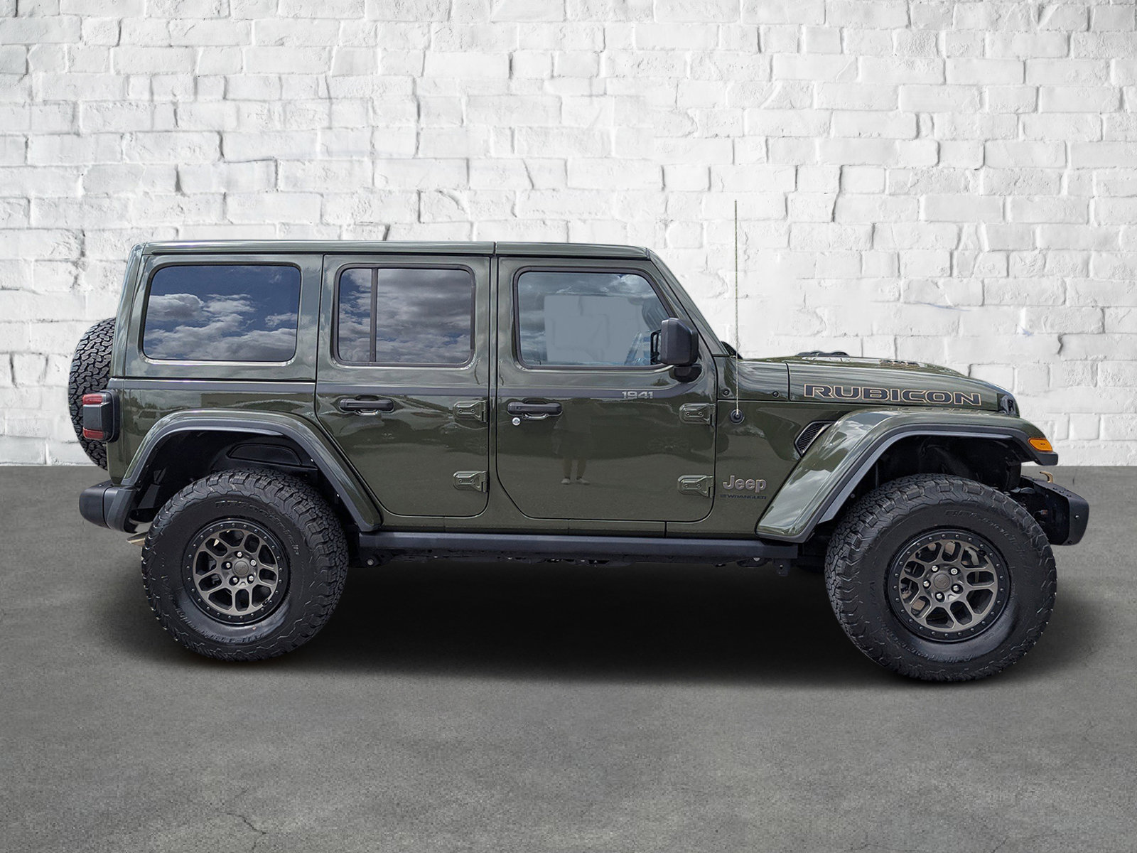 2023 Jeep Wrangler Rubicon 392 photo 3