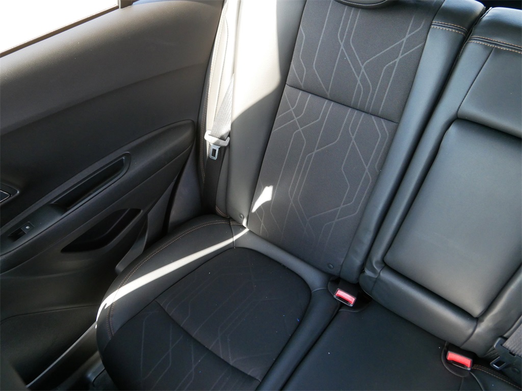 2017 Chevrolet Trax LT photo 16