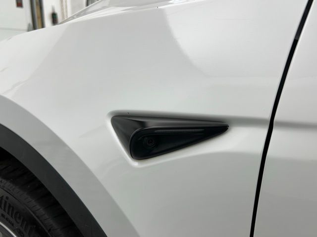 2023 Tesla Model Y Long Range photo 4