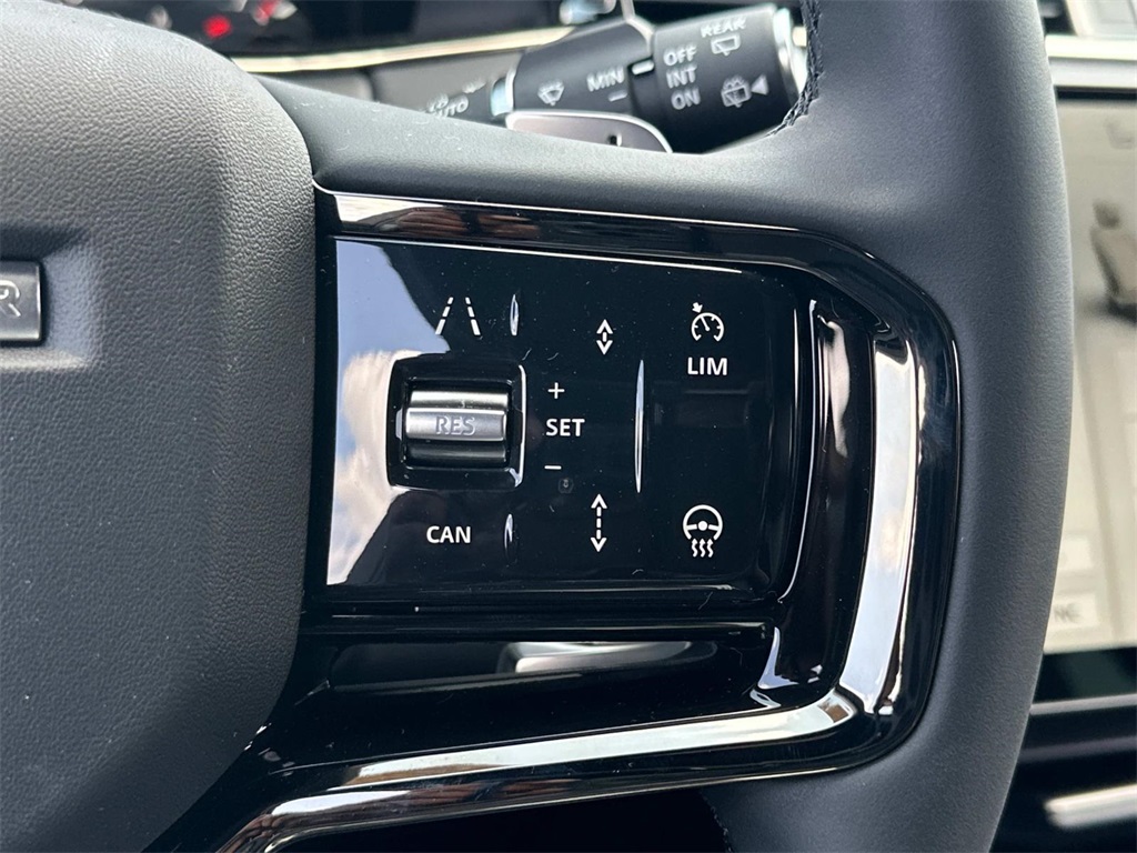 2026 Land Rover Range Rover Evoque Dynamic SE photo 5