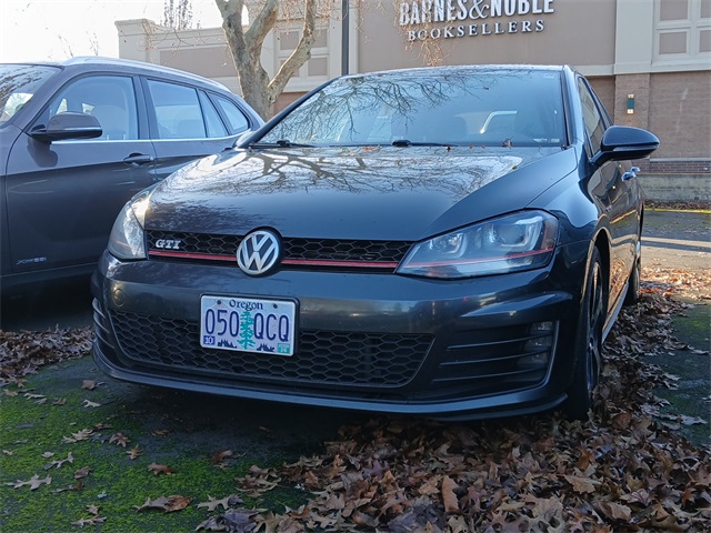 2015 Volkswagen Golf GTI S's photo