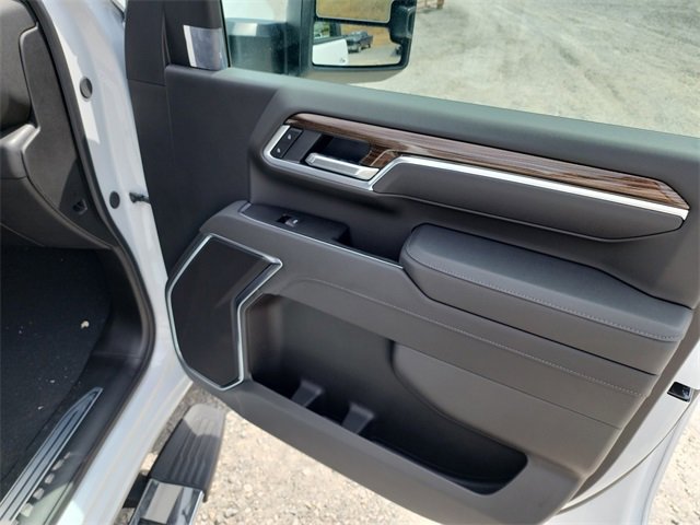 2026 Chevrolet Silverado 3500HD LT photo 11