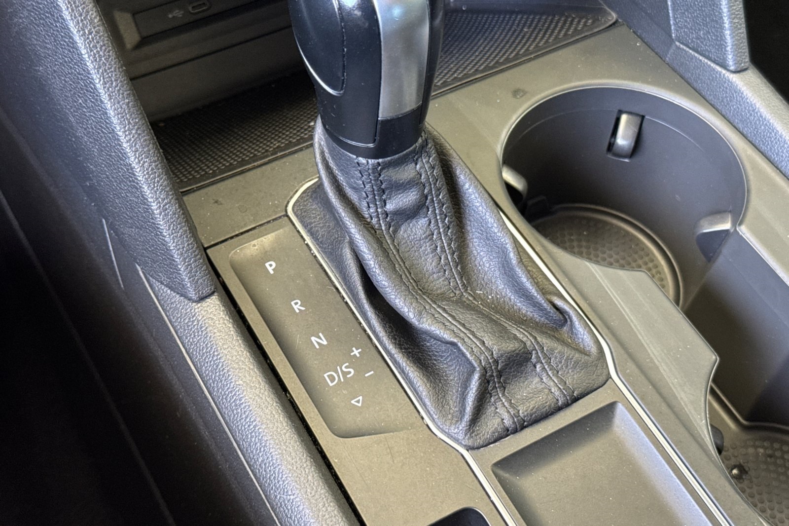2021 Volkswagen Atlas S photo 22