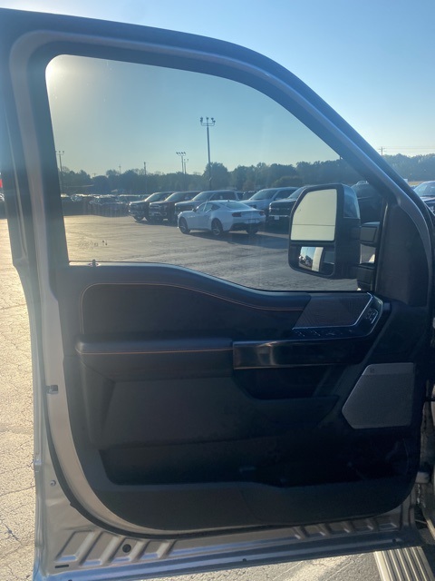 2022 Ford F-150 Platinum photo 11