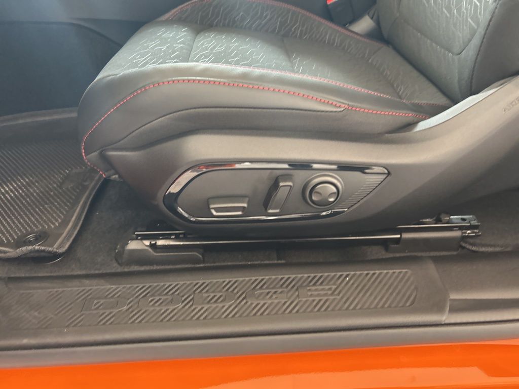 2025 Dodge Charger R/T photo 33