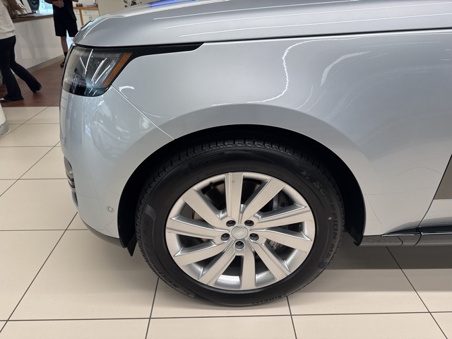 New 2025 Land Rover Range Rover SE SUV in New York #LR251108