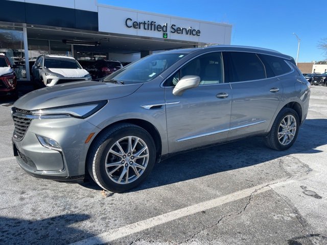 2024 Buick Enclave Essence's photo