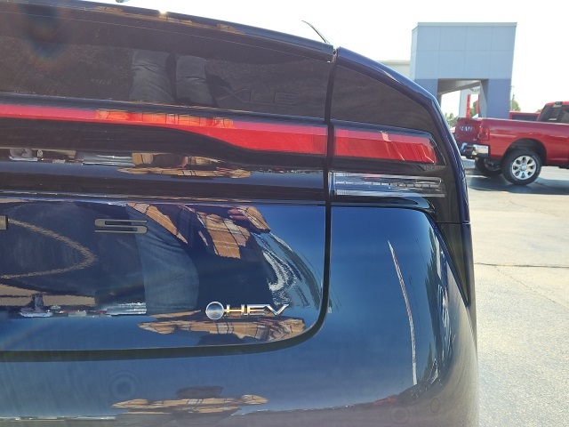 2026 Toyota Prius XLE photo 7
