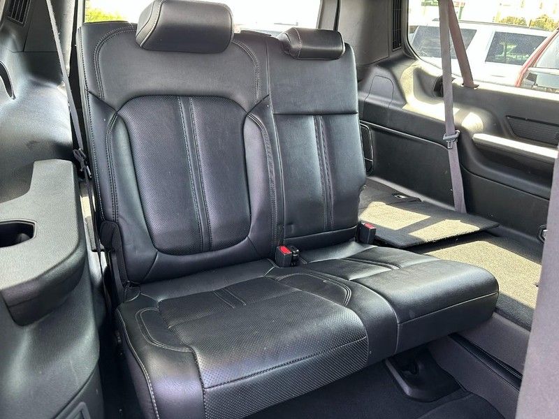 2023 Jeep Wagoneer L Series II photo 7