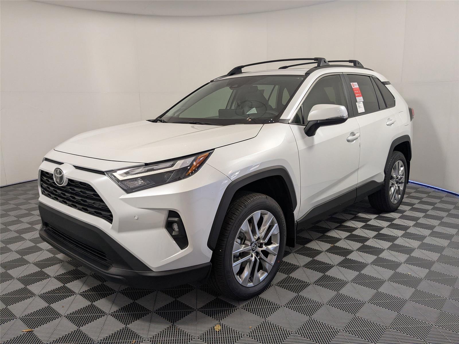 2025 Toyota RAV4 XLE Premium's photo