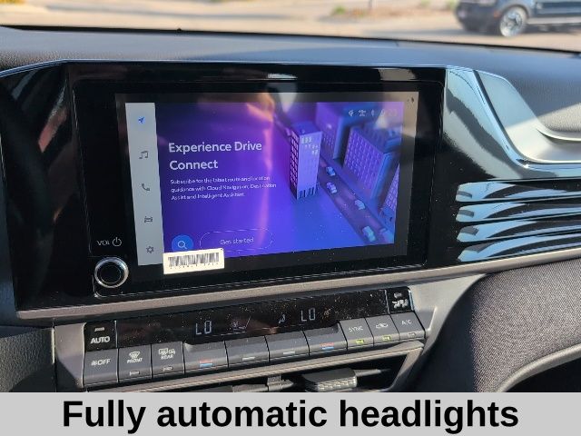 2025 Toyota Camry LE photo 4