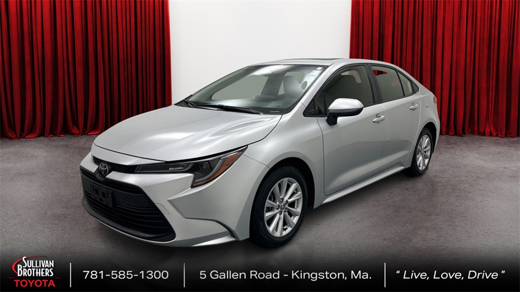 2024 Toyota Corolla LE's photo