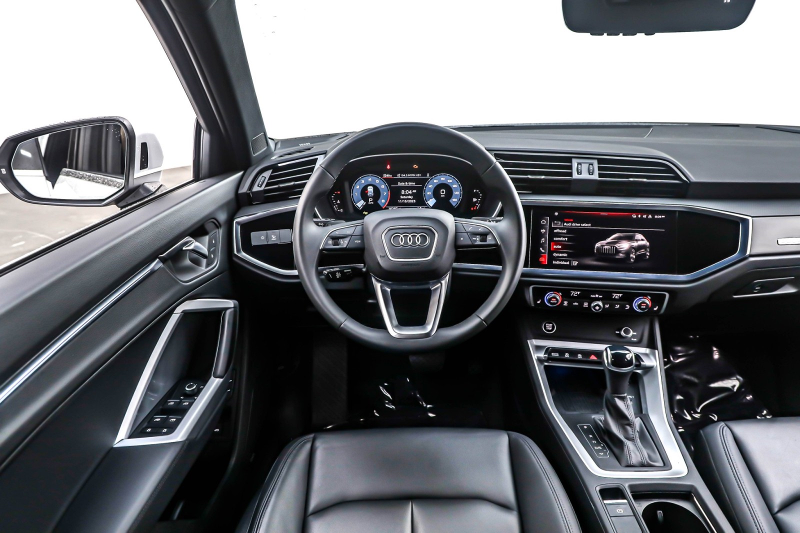 2025 Audi Q3 S line Premium Plus 45 TFSI photo 4