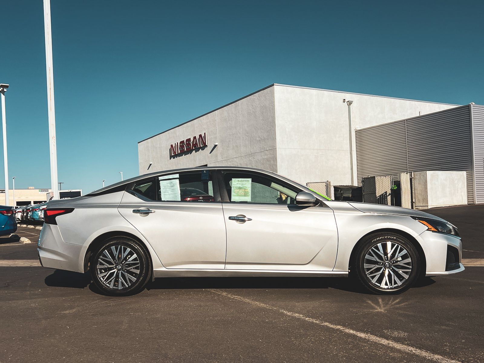 2023 Nissan Altima 2.5 SV photo 2