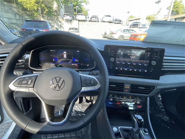 2025 Volkswagen Jetta 1.5T SE photo 15