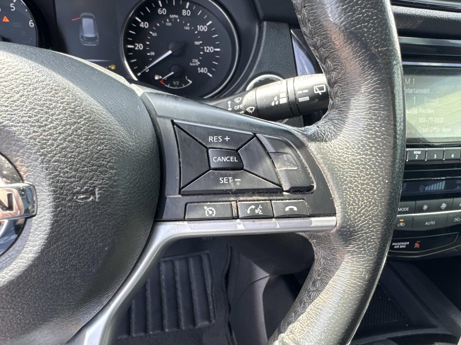 2017 Nissan Rogue SV photo 20