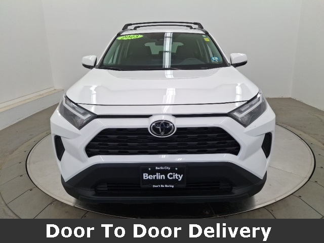 2023 Toyota RAV4 XLE photo 2