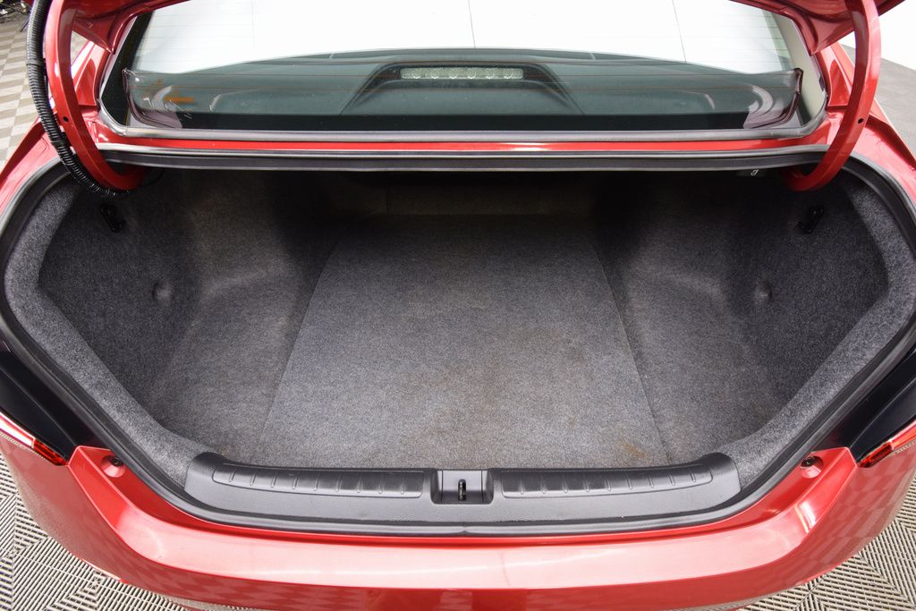 2018 Honda Accord LX photo 19