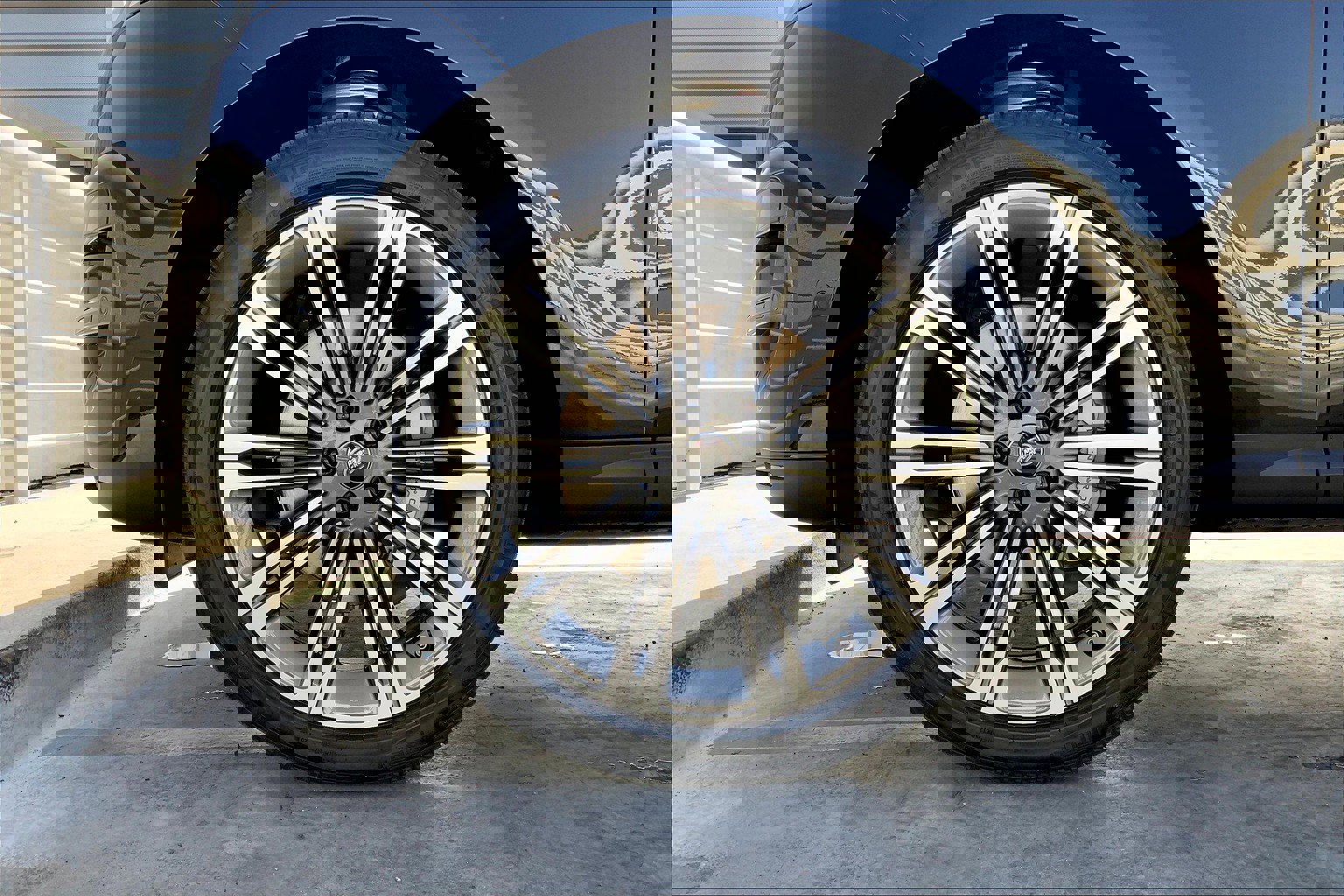2025 Land Rover Range Rover Sport SE photo 9