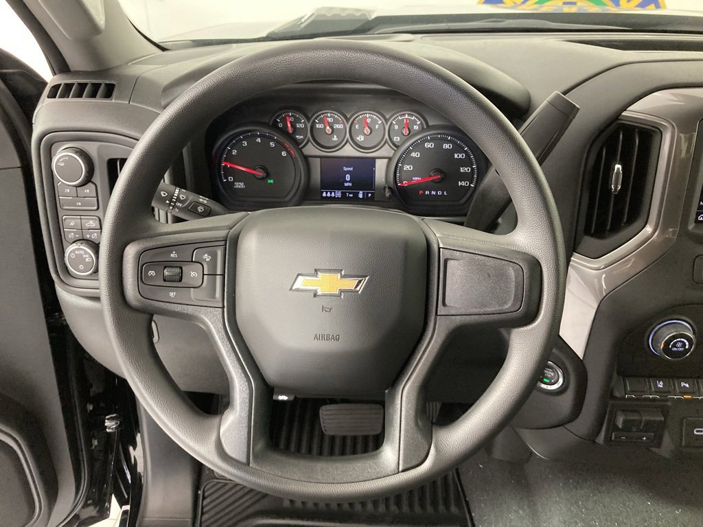 2025 Chevrolet Silverado 2500HD Custom photo 7
